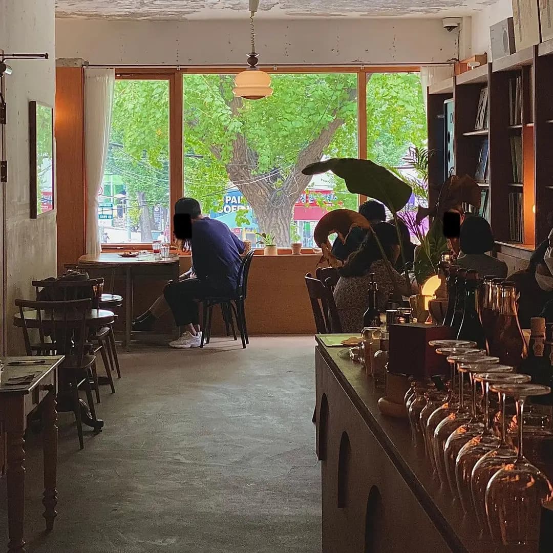 창밖 풍경을 즐기며 음악과 함께 해보자.